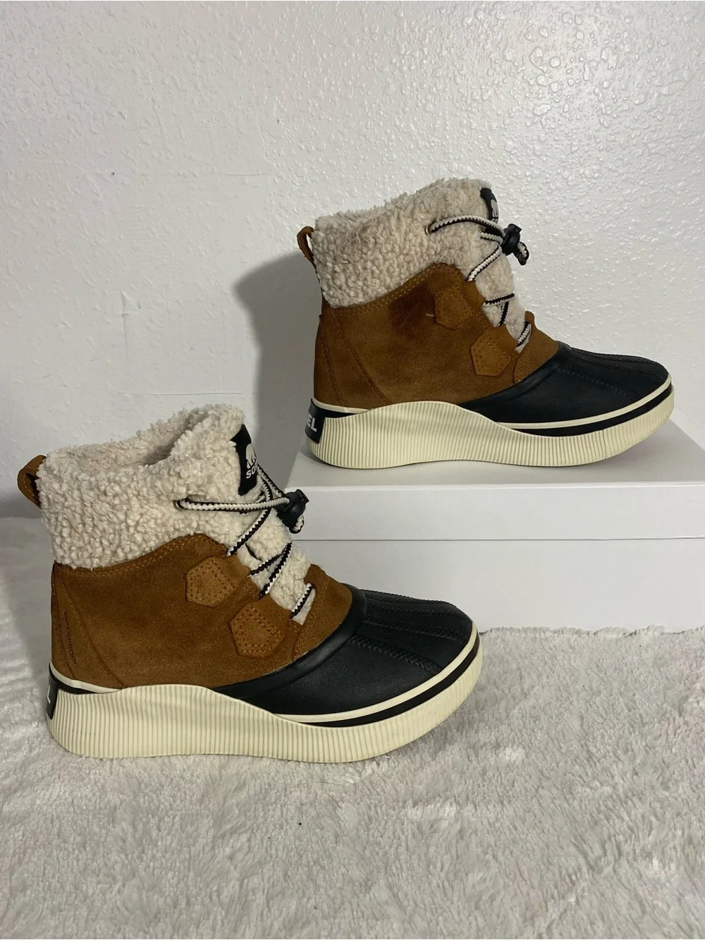 Sorel Out n About IV Chillz Waterproof Duck Boots Youth Size 4 Taffy Black